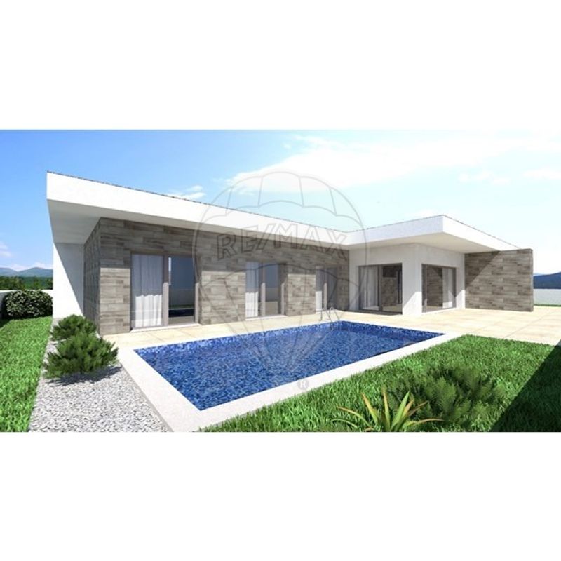 Moradia T4 para venda