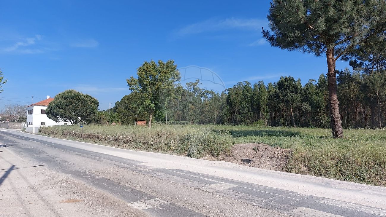 Land for sale in Porto de Mós, Portugal — €547,200