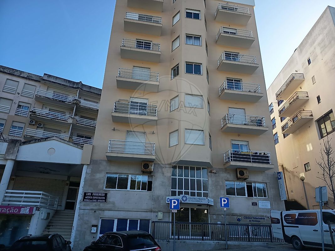 Apartamento T3 à venda em Alcobaça