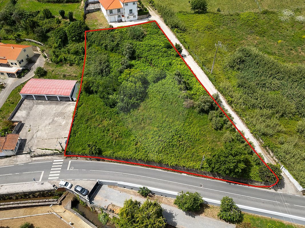 Terreno - Alcobaça e Vestiaria, Alcobaça, Leiria