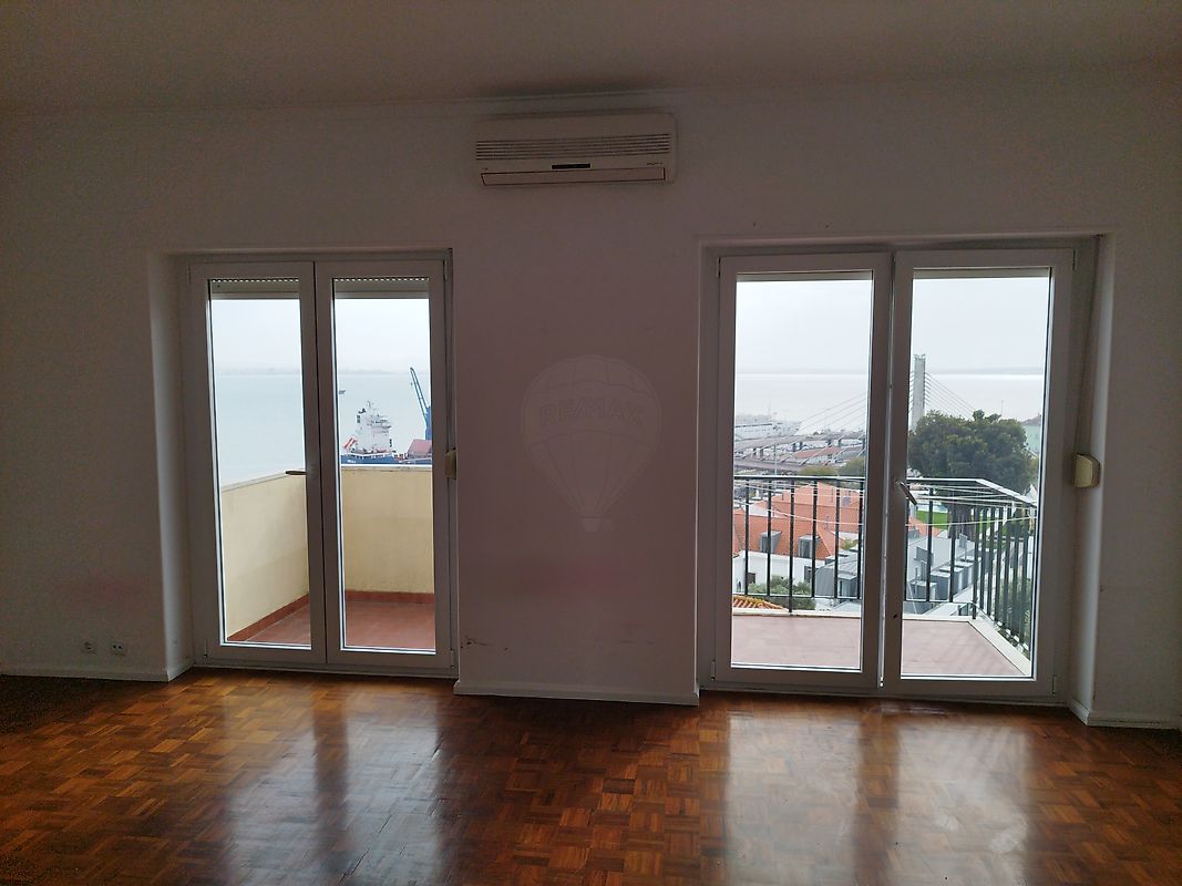 Apartamento T3 para arrendar em Lisboa