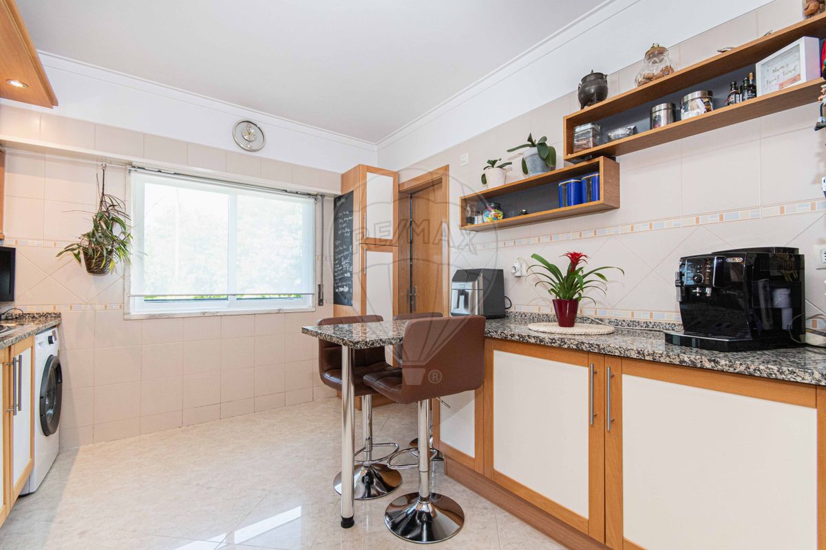 listing 121291439-32 picture-0