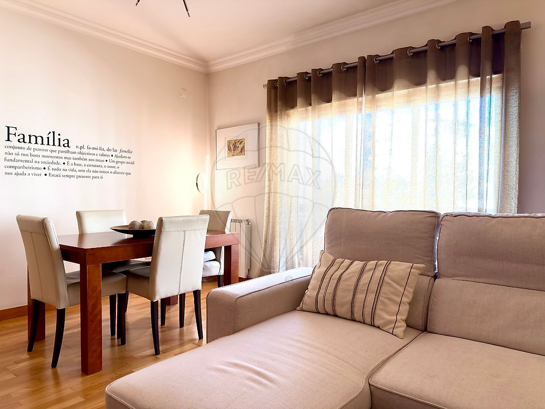 Apartamento T3 à venda em Amadora