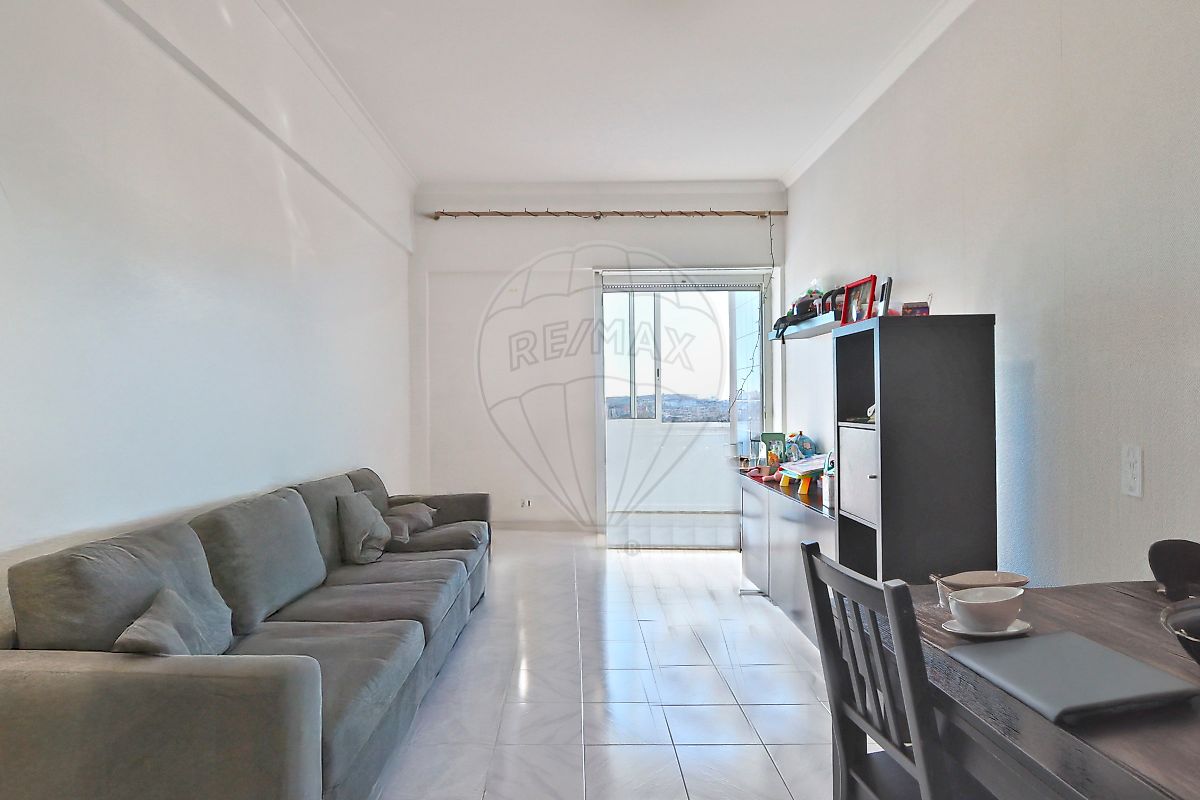 Apartamento T2 à venda em Amadora