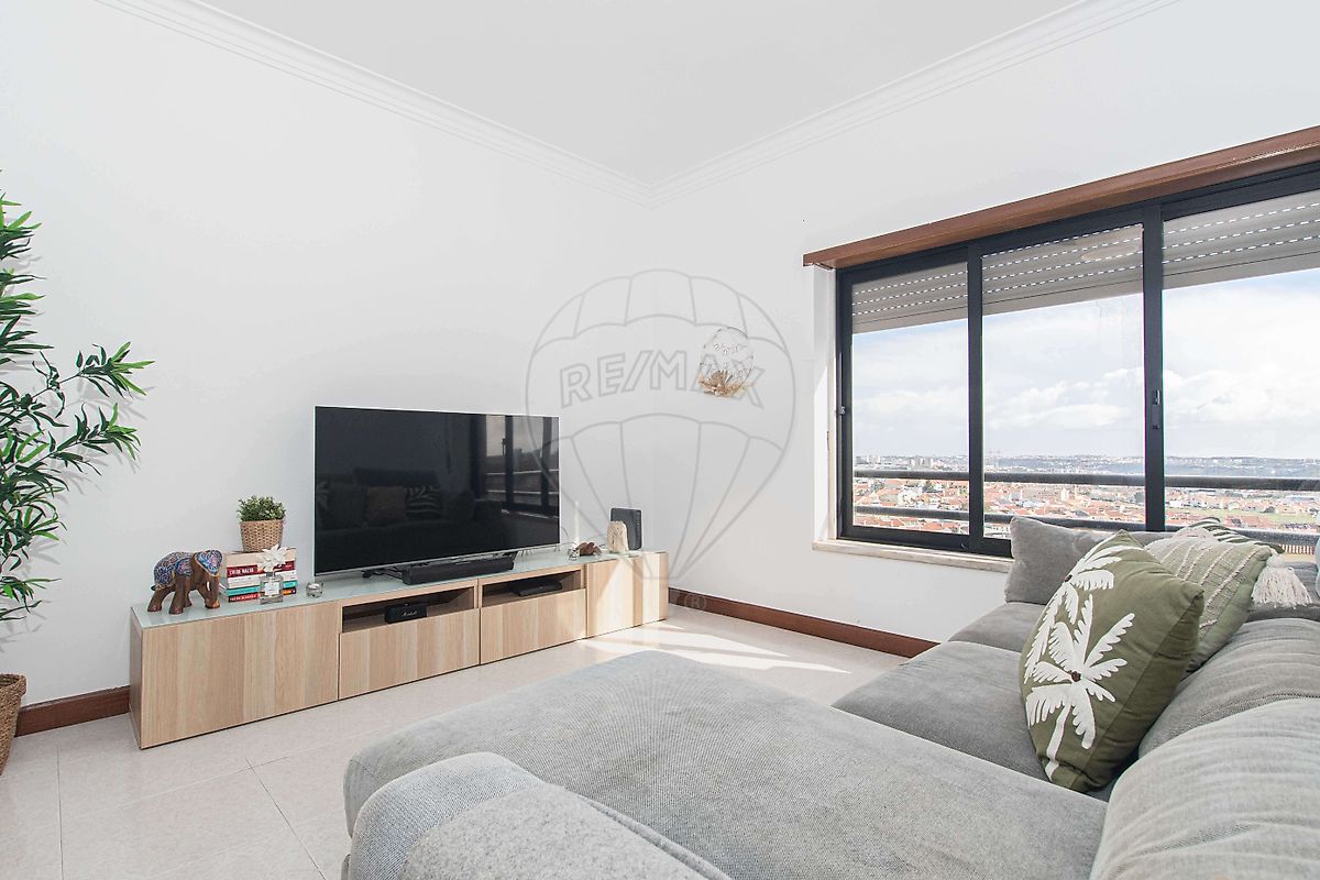 Apartamento T2 à venda em Amadora