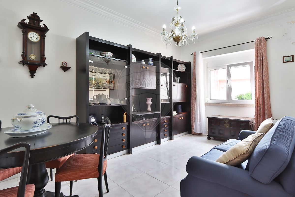 Apartamento T2 à venda em Amadora