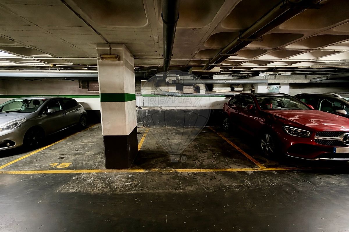 Garagem à venda em Lisboa