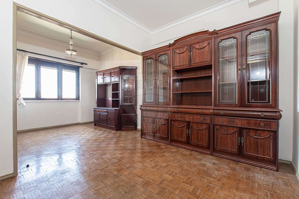 Apartamento T3 à venda em Loures