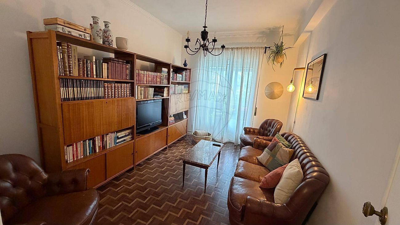 Apartamento T3 à venda em Amadora