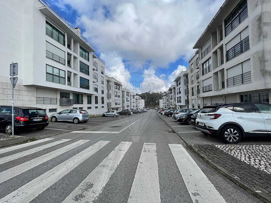 Apartamento T3 à venda em Amadora