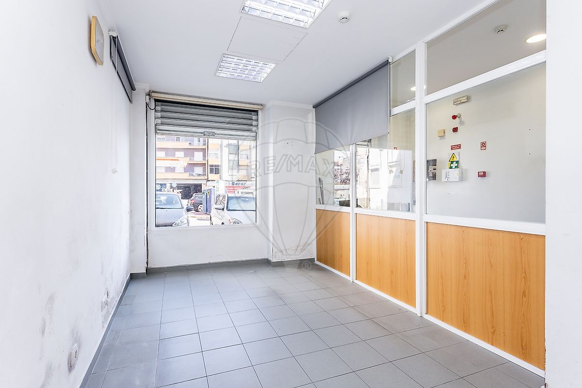 Apartamento à venda em Amadora