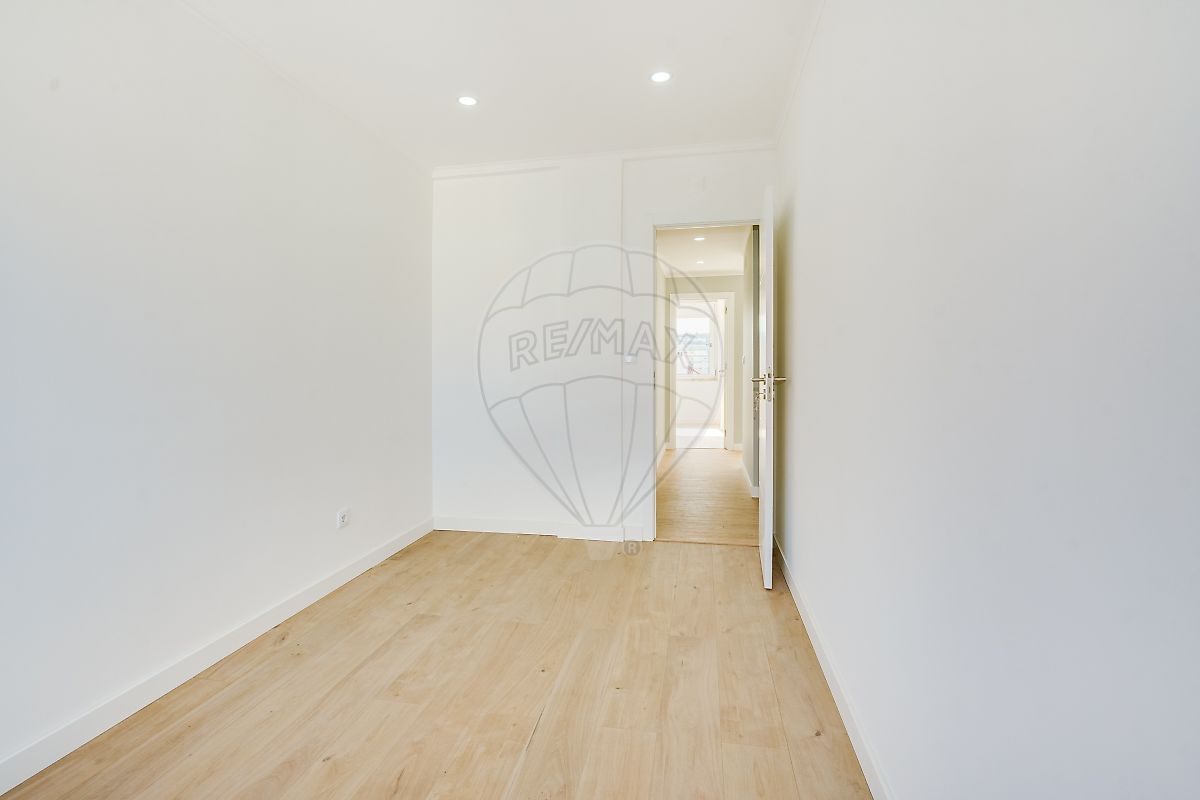 Apartamento T2 à venda em Amadora