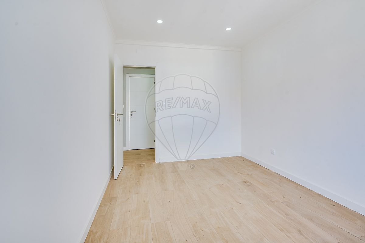 Apartamento T2 à venda em Amadora