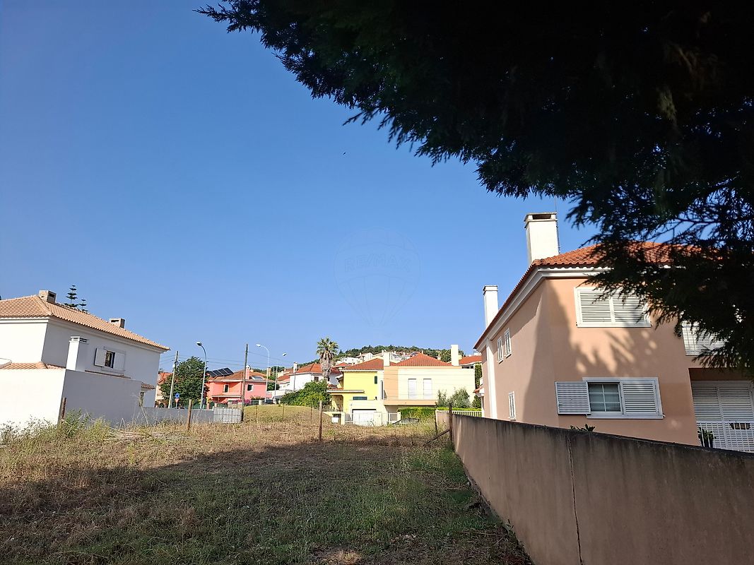 Land for sale in Oeiras, Portugal — €480,000