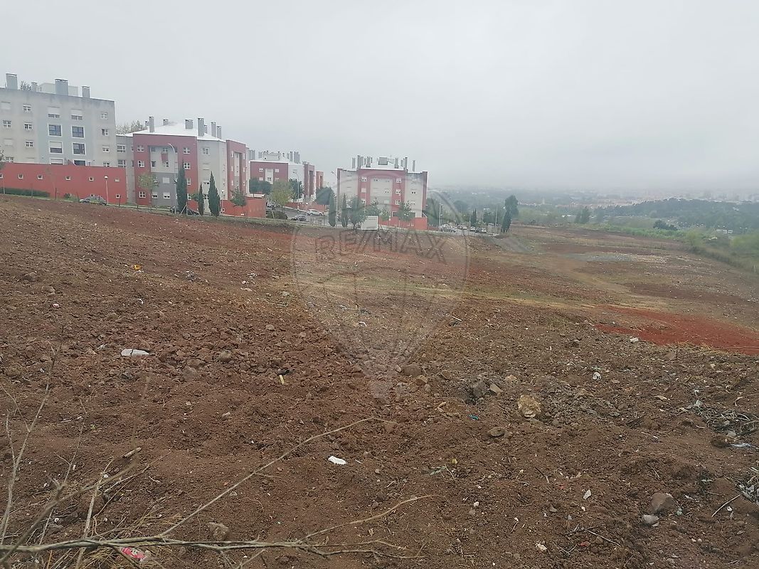 Terreno  à venda em Amadora