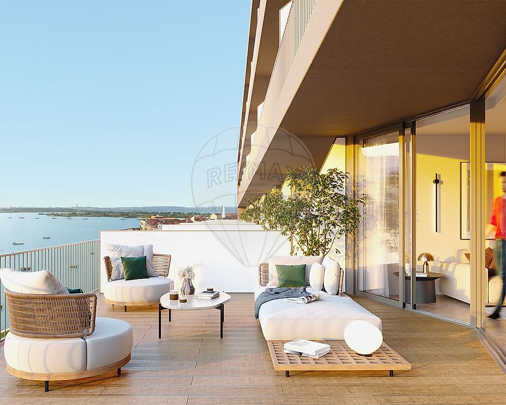 Apartamento T3 à venda em Seixal