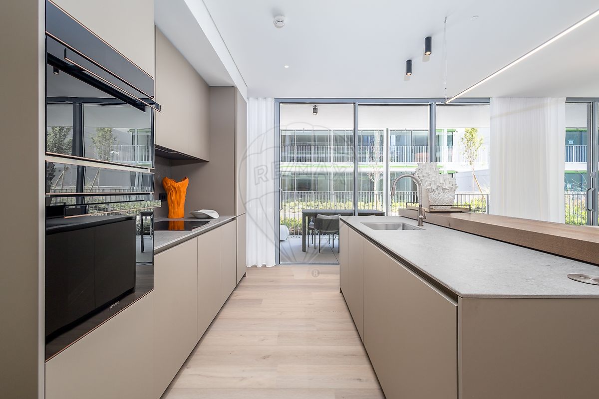 Apartamento T4 de luxo à venda em Braço de Prata