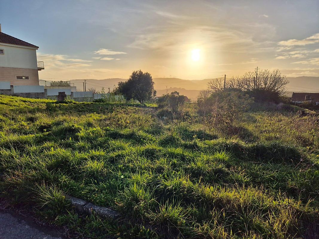 Land for sale in Arruda dos Vinhos, Portugal — €120,000