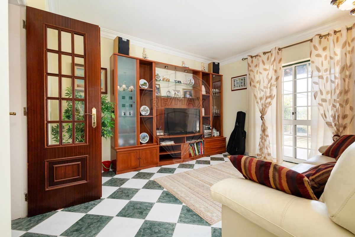 listing 121491899-1 picture-0