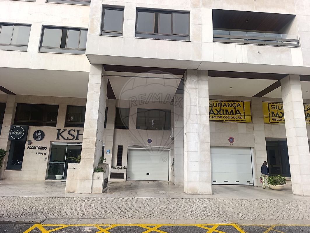 Garagem para arrendar em Lisboa