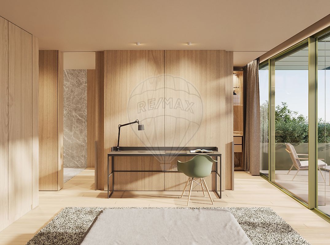 Apartamento T5 à venda em Porto