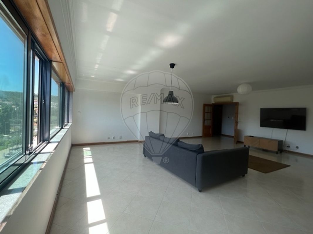 Apartamento T3 à venda em Odivelas