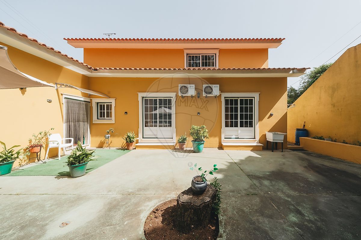 Moradia T4 - Minde, Alcanena, Santarém