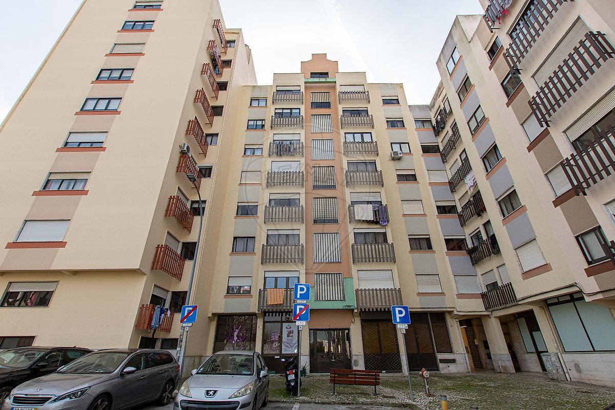 Apartamento T1 para arrendar em Amadora