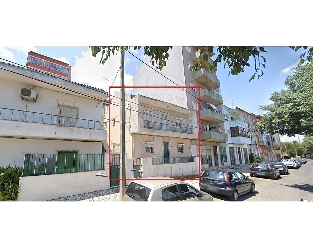 Moradia T4 para venda