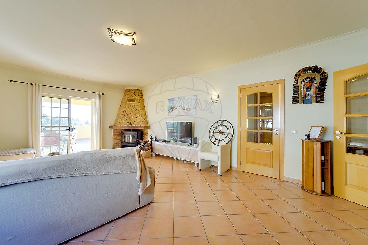 listing 121601208-57 picture-0