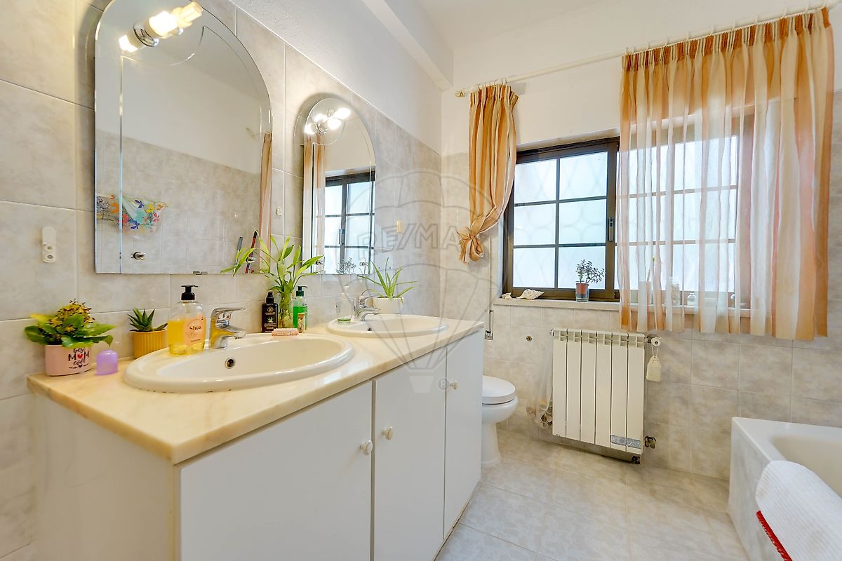 listing 121601119-210 picture-0