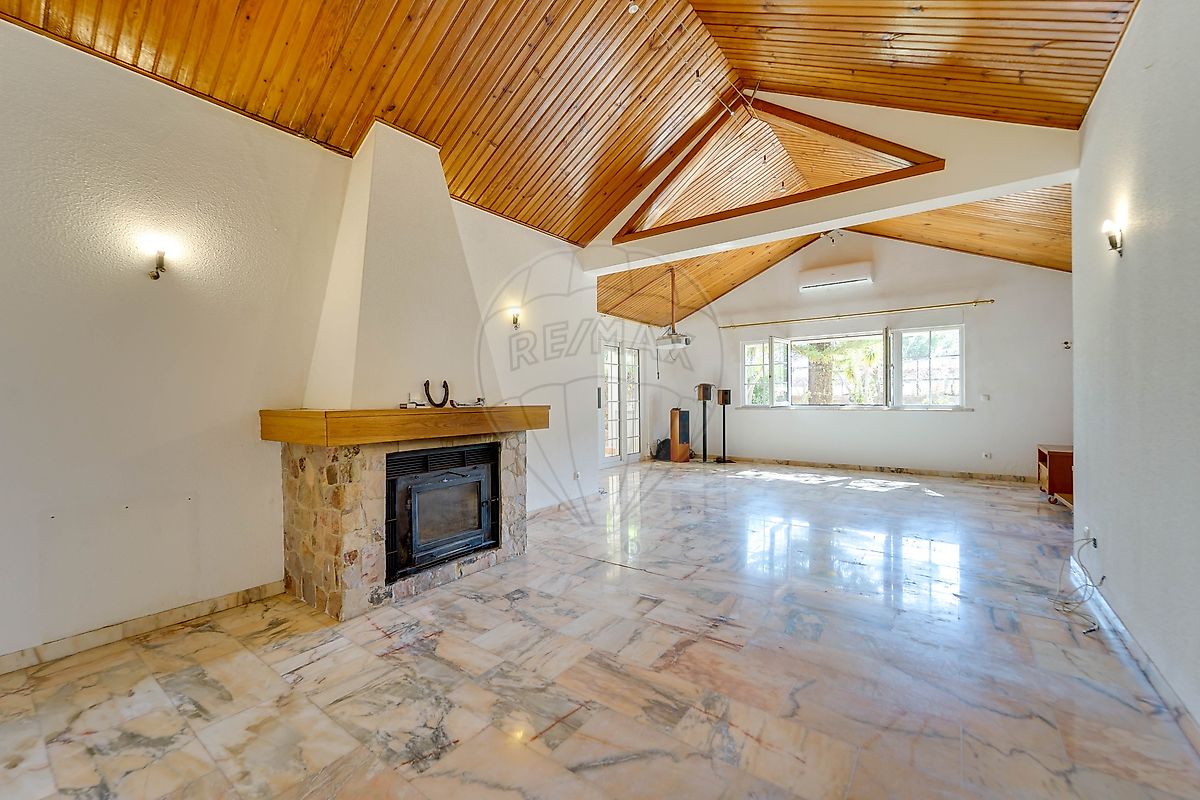 listing 121601119-210 picture-0