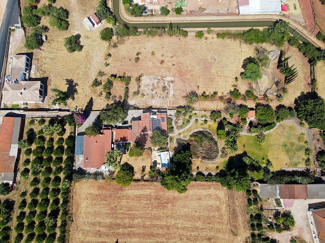listing 121601119-210 picture-0