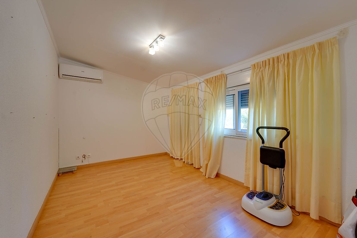 listing 121601119-210 picture-0