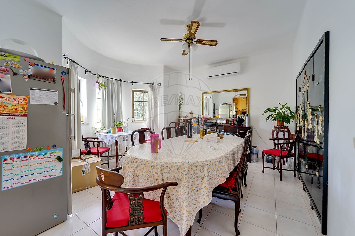 listing 121601119-210 picture-0
