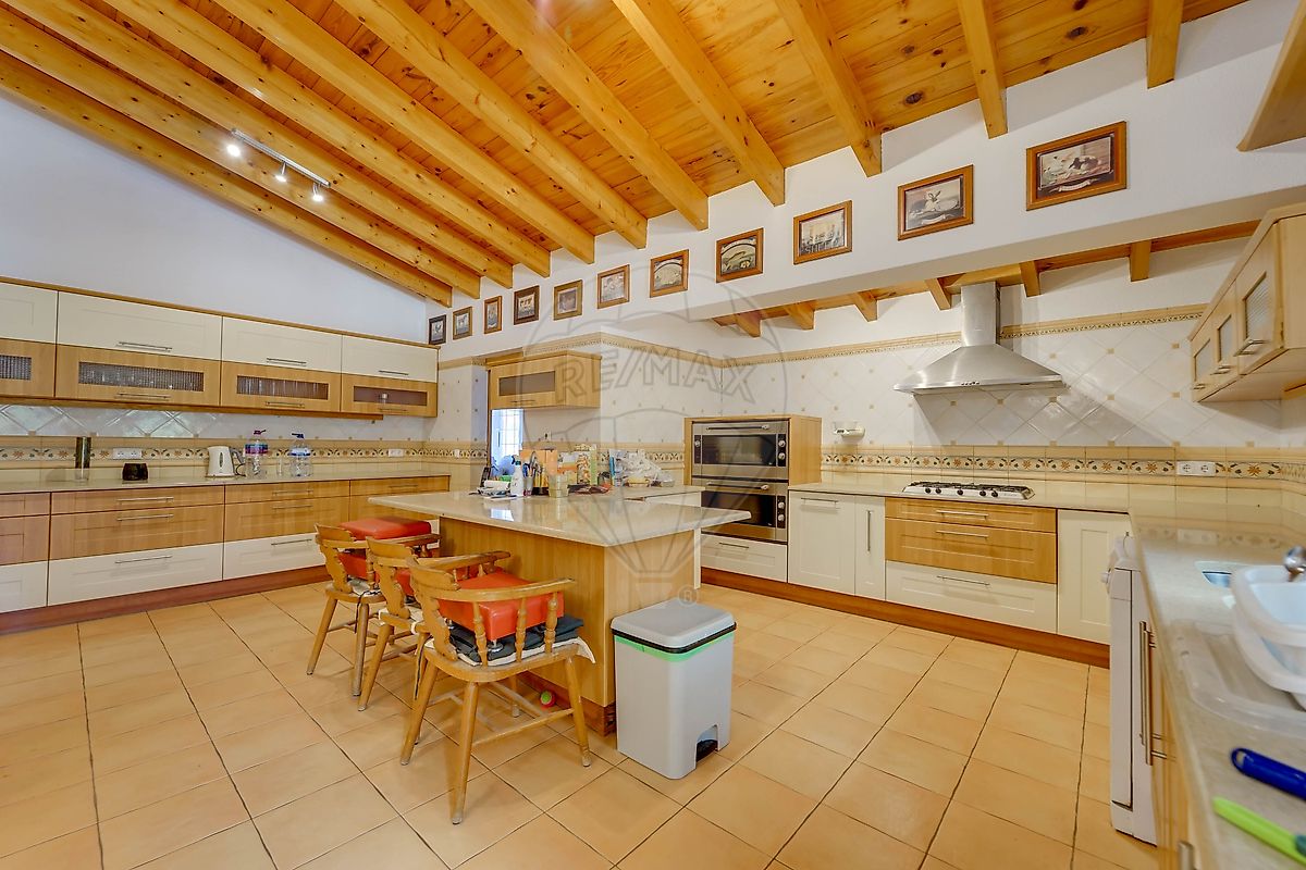 listing 121601119-210 picture-0