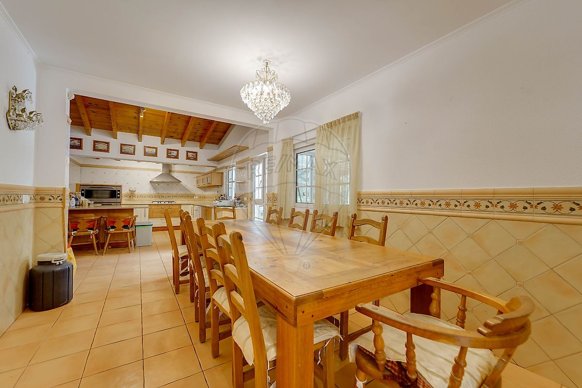 listing 121601119-210 picture-0