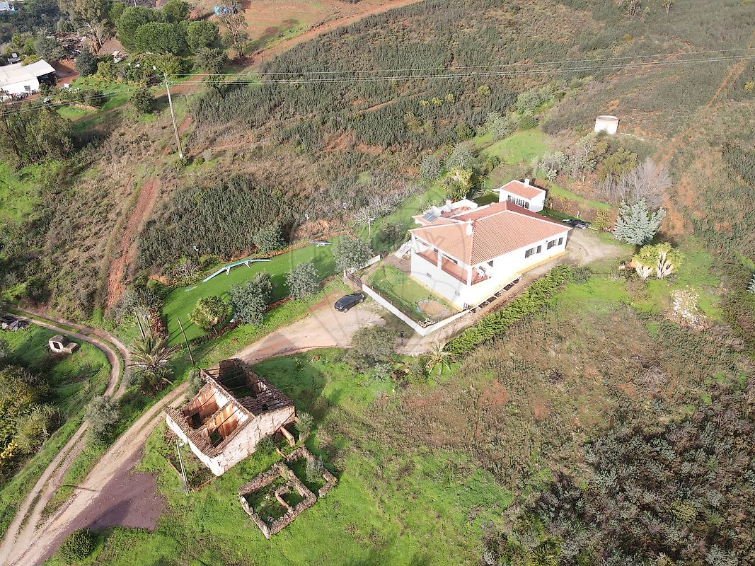 Moradia T4 à venda em Silves