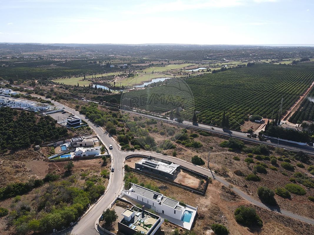 Terreno - Alcantarilha e Pêra, Silves, Faro