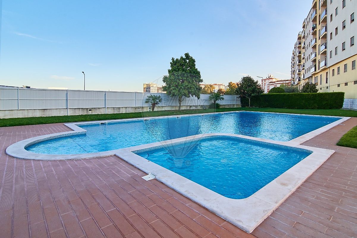 Apartamento T3 à venda em Seixal