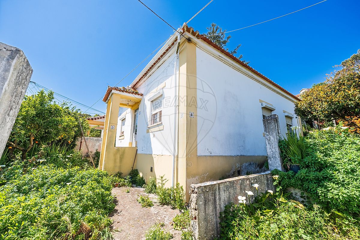 Moradia T2 à venda em Odivelas