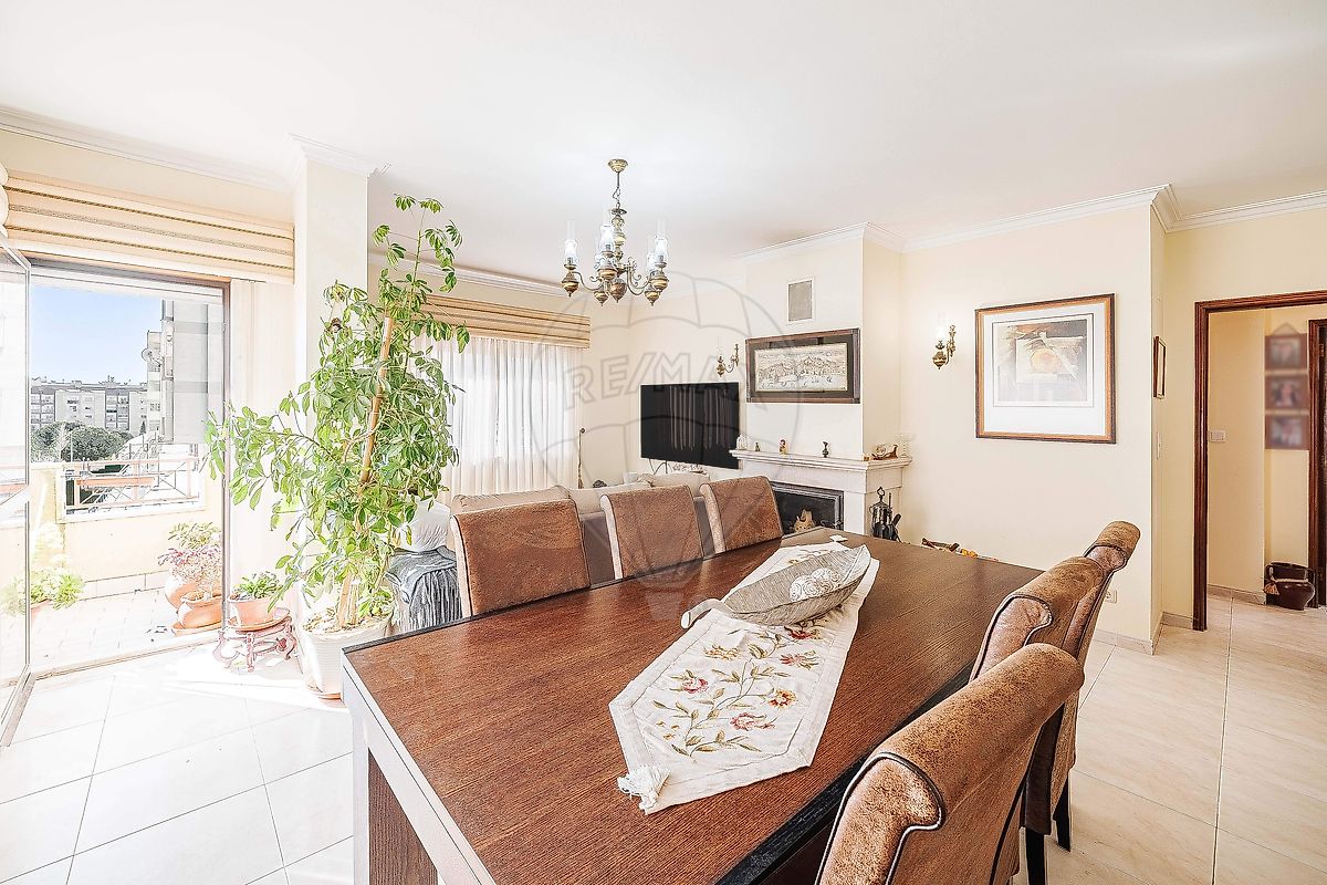 Apartamento T3 à venda em Sintra