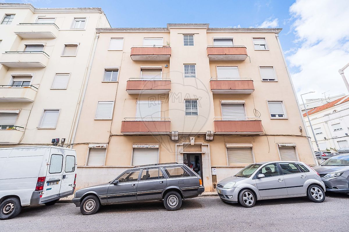 Apartamento T2 em Queluz e Belas 1