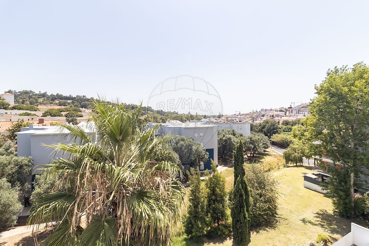 Apartamento T2 para arrendar em Oeiras