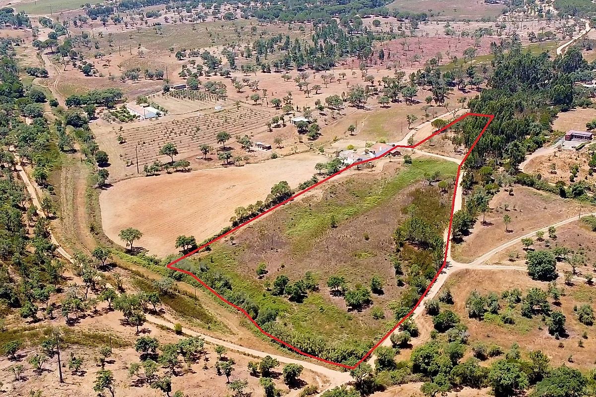 Land for sale in Santiago do Cacém, Portugal — €110,000