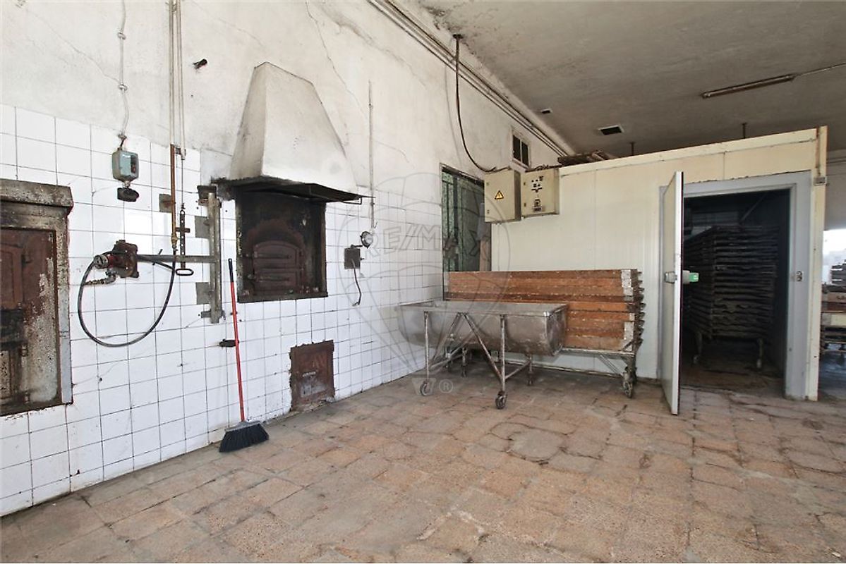 listing 121701423-68 picture-0