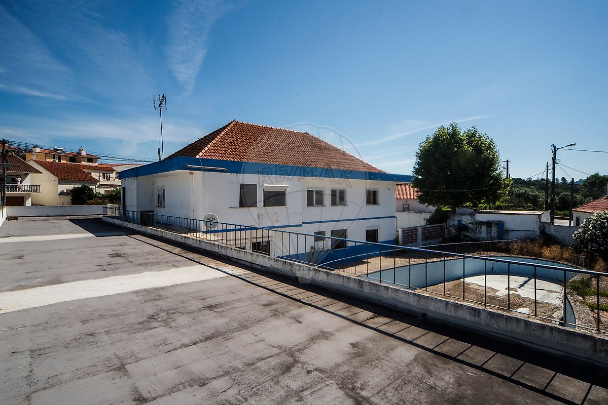 Moradia T8 à venda em Loures