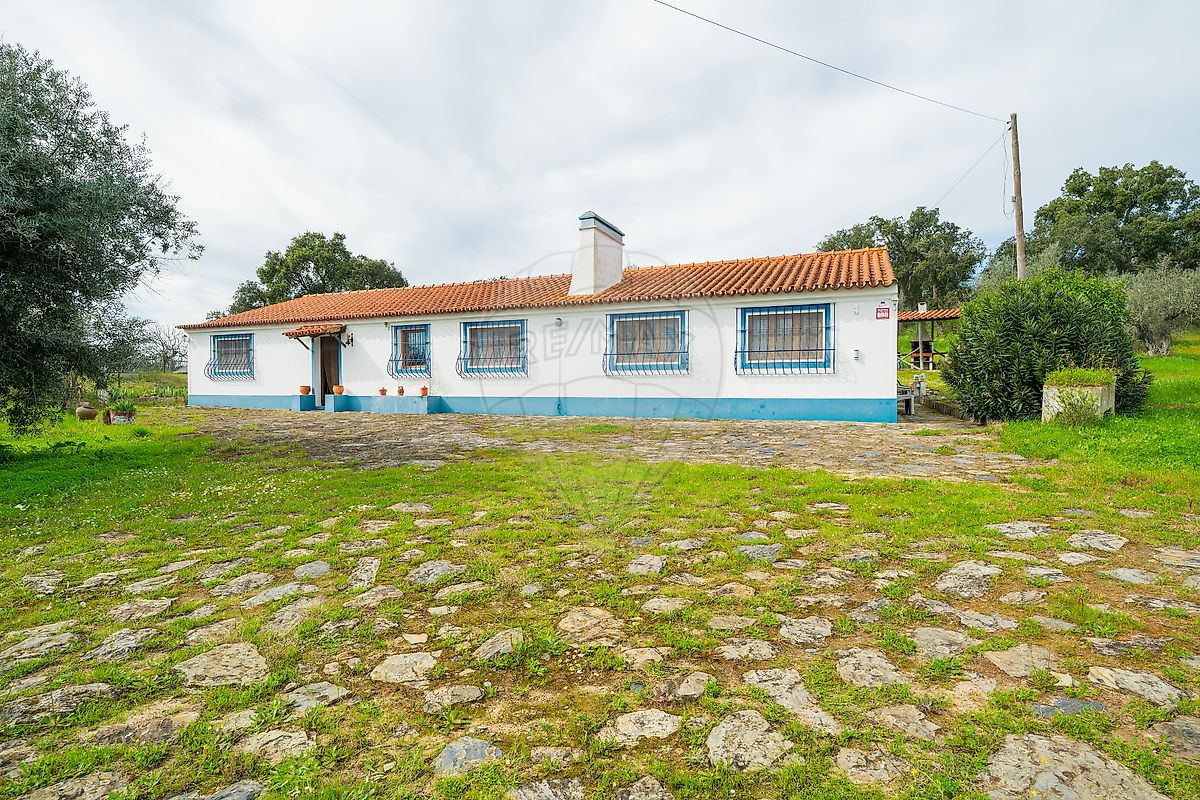 Moradia - Cabeção, Mora, Évora