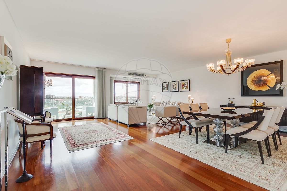 Apartamento T5 à venda em Lisboa