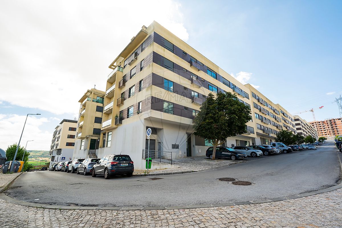 Apartamento T2 à venda em Loures